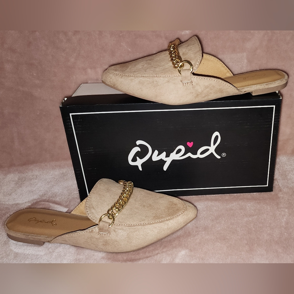 WOMEN'S TAUPE SUEDE FLAT
